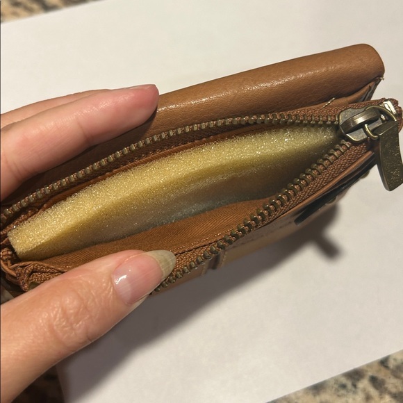 Fossil Wallet - Picture 6 of 10